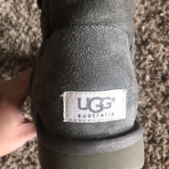 UGG Bailey Boots in Grey - Picture 3 of 6